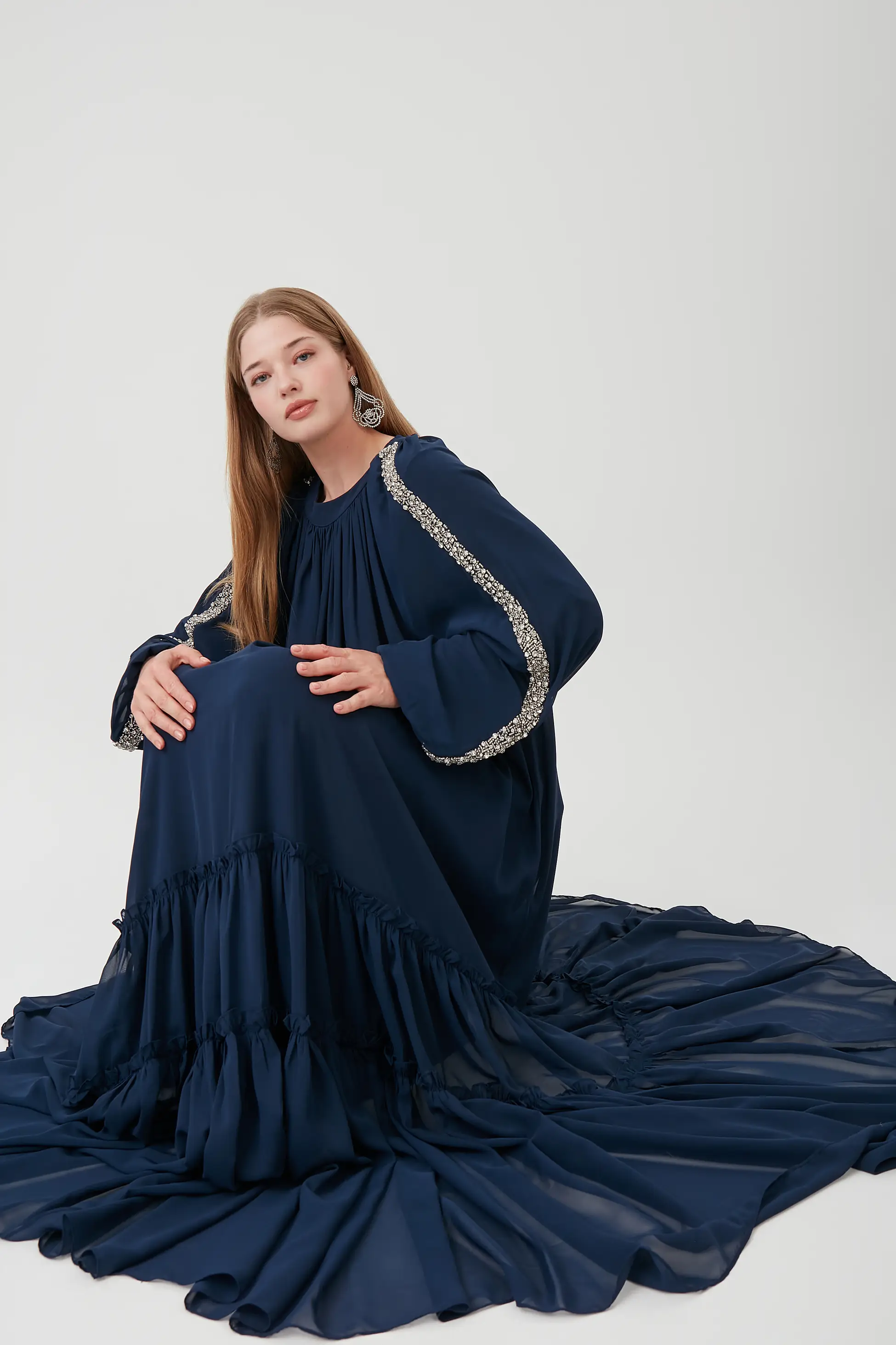 ESME MODEL KOLU TAŞLI KLOŞ ELBİSE -