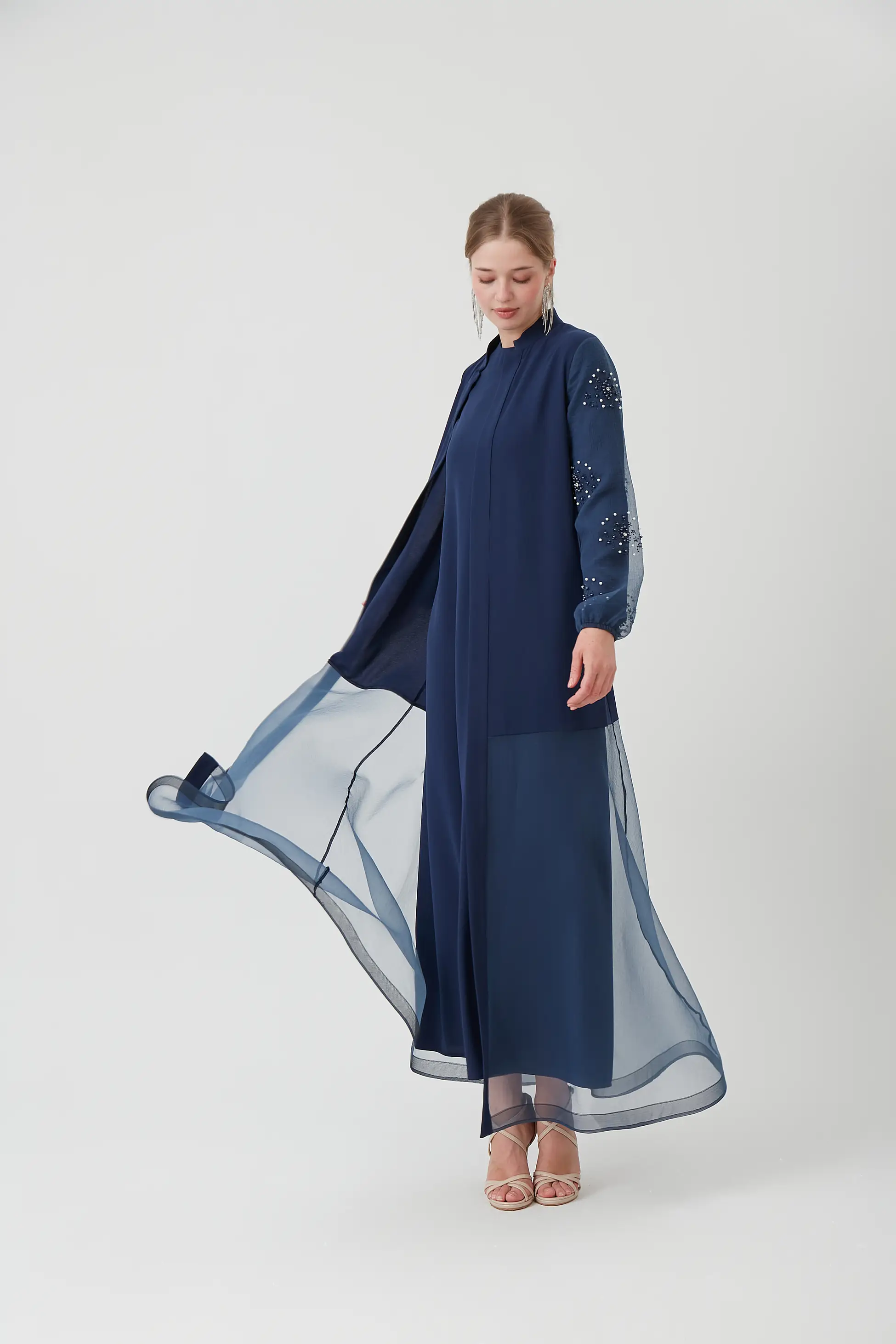 KOLU TAŞLI ORGANİZE ABAYA